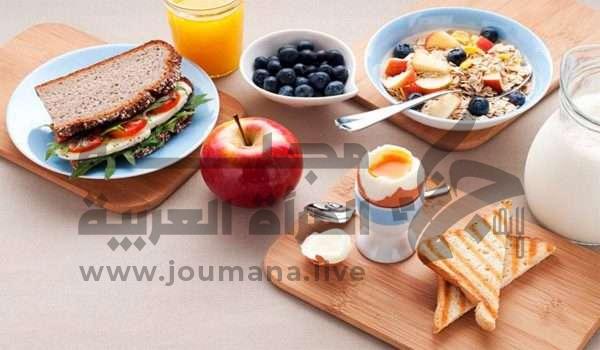 إذا كنت تتبع #حمية_غذائية ما لخسارة الوزن الزائد، فوجبة الفطور هي أهم وجبة في نظامك الغذائي! لذا تعرف على أفضل المكونات الصحية لفطور مثالي