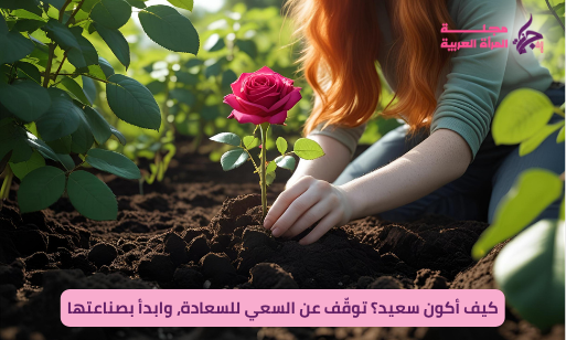 لقطة هادئة ليد شخص عم يزرع وردة أو يلمس عشب أخضر